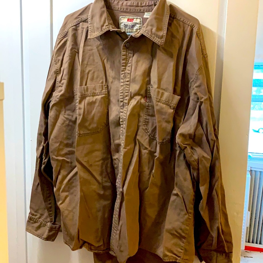 Levi’s brown button up long sleeve top